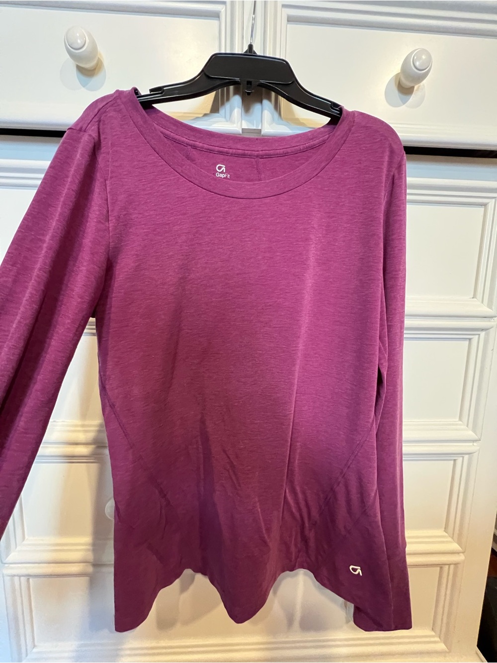 GAP Women's Long Sleeve Crewneck Top in Plum